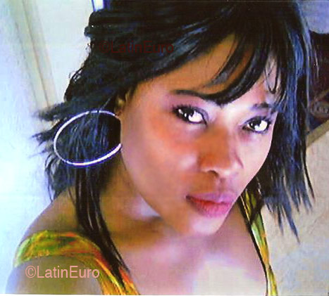 Date this cute France girl Diana from  N482