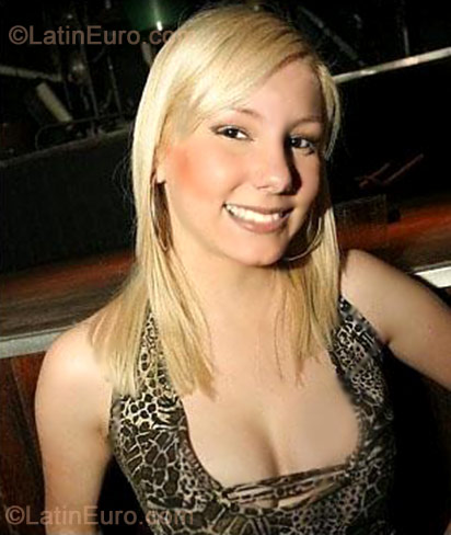 Date this fun Brazil girl Camila from Curitiba B-122