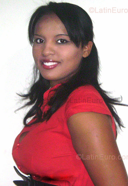 Date this pretty Brazil girl Leticia from Santos B-137