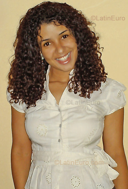 Date this good-looking Brazil girl Leila from Rio de Janeiro B-150