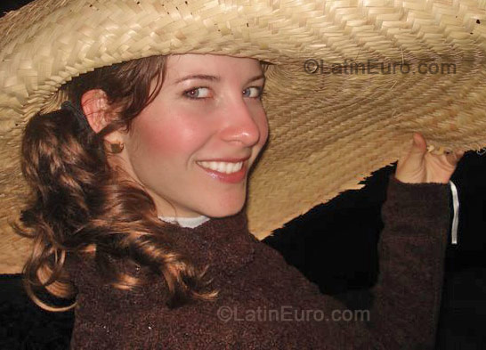 Date this charming Brazil girl Ana from Curitba B-188