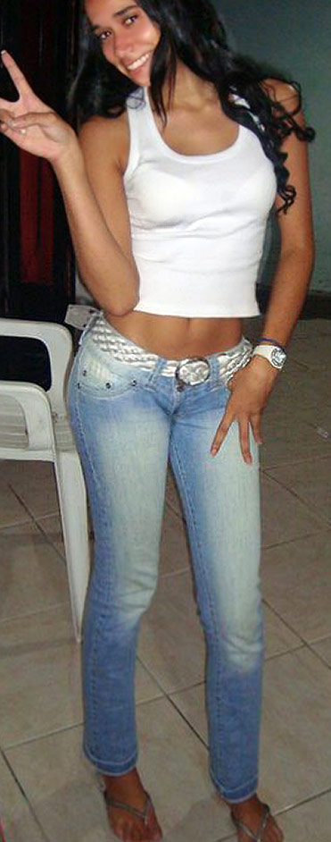 Date this georgeous Brazil girl Aglaupi from Rio de Janeiro B-220