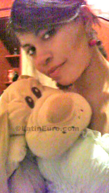 Date this gorgeous Brazil girl Renilda from Dourados BR4075