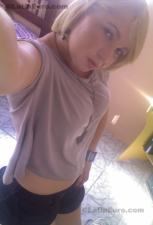 Date this nice looking Brazil girl Rejane from Recife B-85