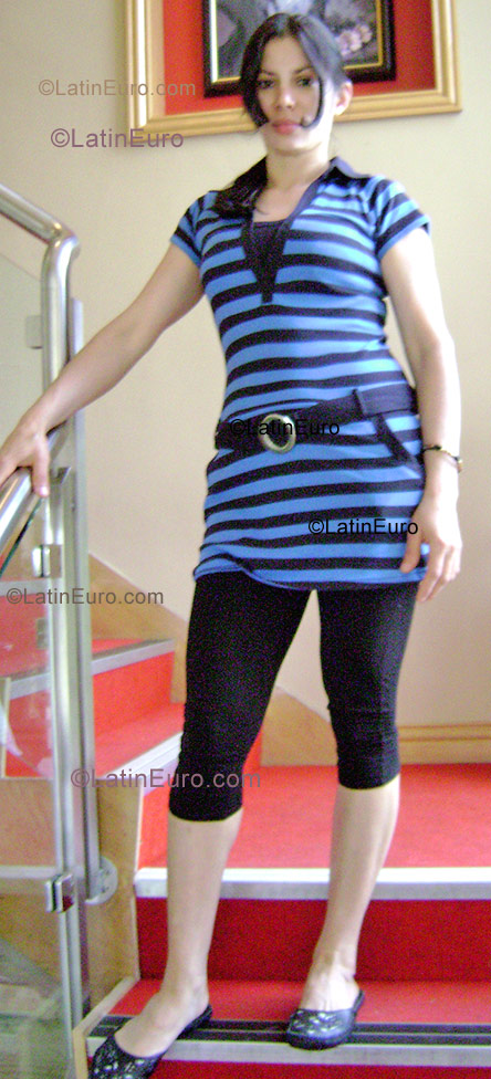 Date this pretty Brazil girl Helena from  B1009