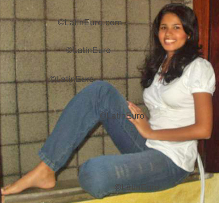 Date this good-looking Brazil girl Geisa from Fortaleza B1010
