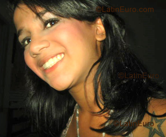 Date this voluptuous Brazil girl Kassilandia from Governador Valadares B1019