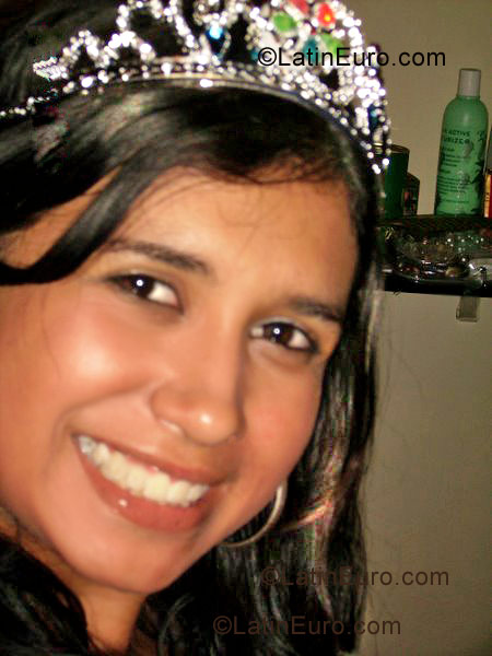 Date this gorgeous Brazil girl Natalia from Petropolis B1024