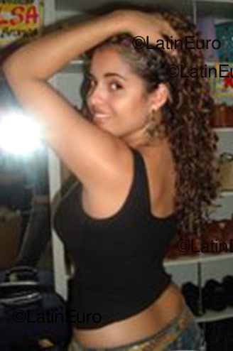 Date this delightful Brazil girl Gislaine from Anapolis B1037