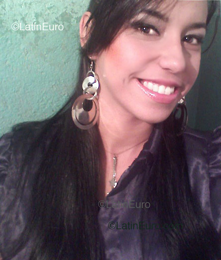Date this athletic Brazil girl Jessika from Lajedo B1049
