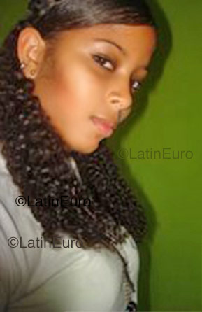 Date this exotic Brazil girl Mariana from Aracaju B1066