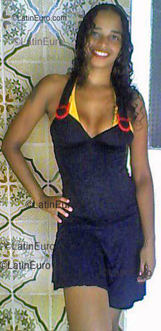 Date this happy Brazil girl Germana from Recife B1083