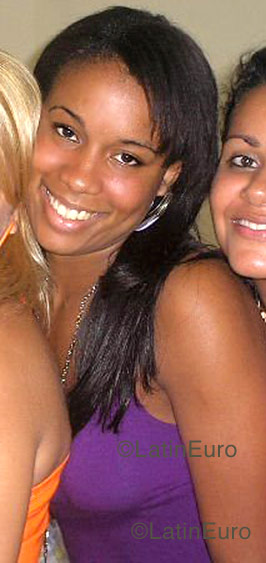 Date this voluptuous Brazil girl Caroline from Rio de Janeiro B1158