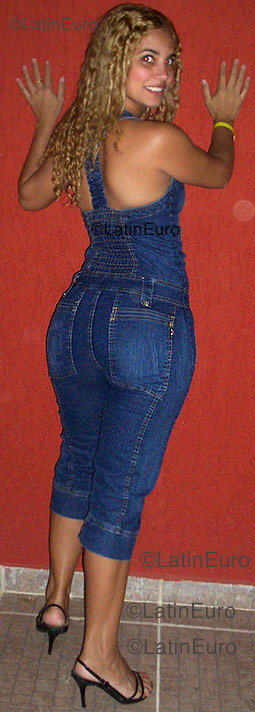 Date this hard body Brazil girl Eliane from Governador Valadares B1164