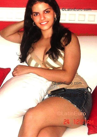 Date this voluptuous Brazil girl Daniela from Teresina B1176