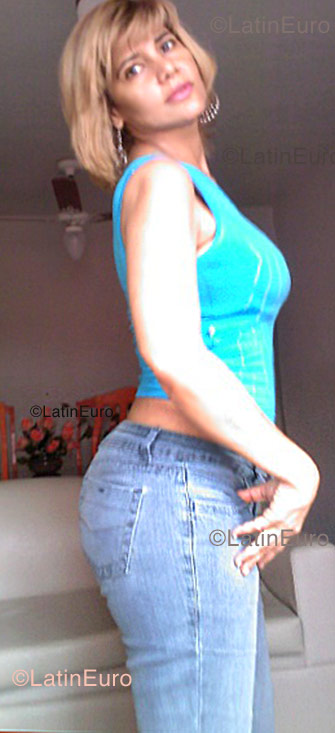 Date this happy Brazil girl Lindlaura from Recife B1214