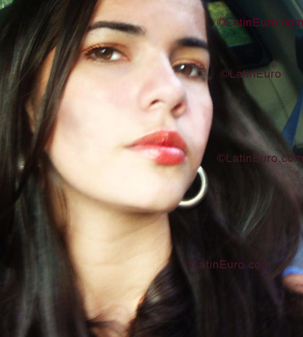 Date this attractive Brazil girl Nataly from Santos B1229