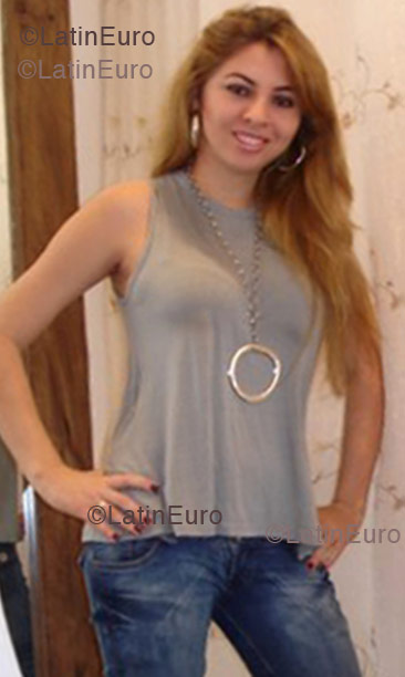 Date this delightful Brazil girl Daniela from Nucleo Bandeirantes B1304