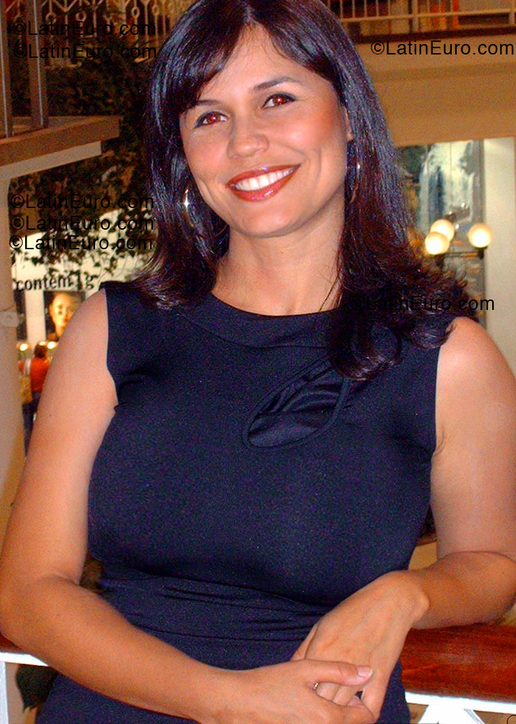 Date this lovely Brazil girl Elizabeth from Belo Horizonte B1339