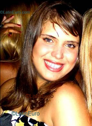 Date this athletic Brazil girl Cecilia from Rio De Janeiro B1401