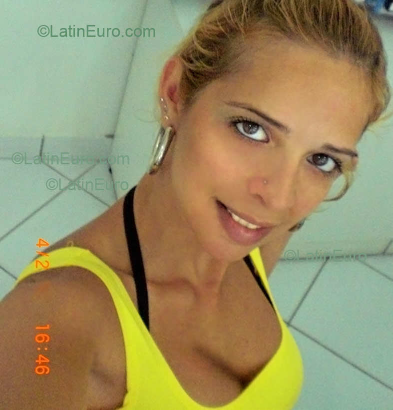Date this hot Brazil girl Priscilla from Sao Mateus B1464