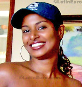 Date this lovely Brazil girl Aninha from Recife B149