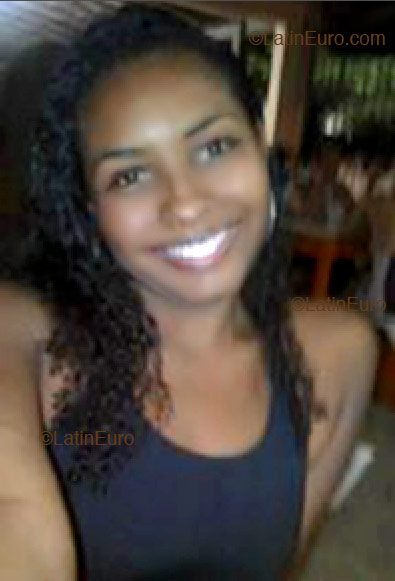 Date this fun Brazil girl Poliana from Vila Velha B1534