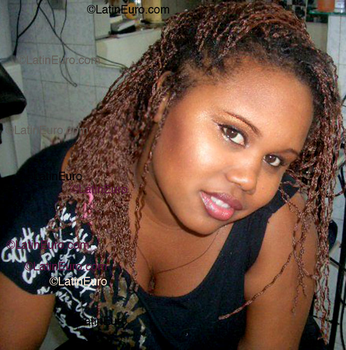 Date this hard body Brazil girl Iracelia from Fortaleza B1547