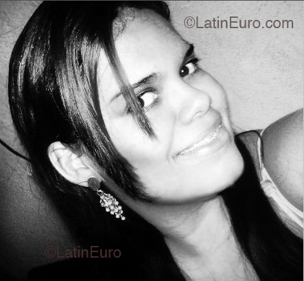 Date this exotic Brazil girl Kelly from Cuiaba B1570