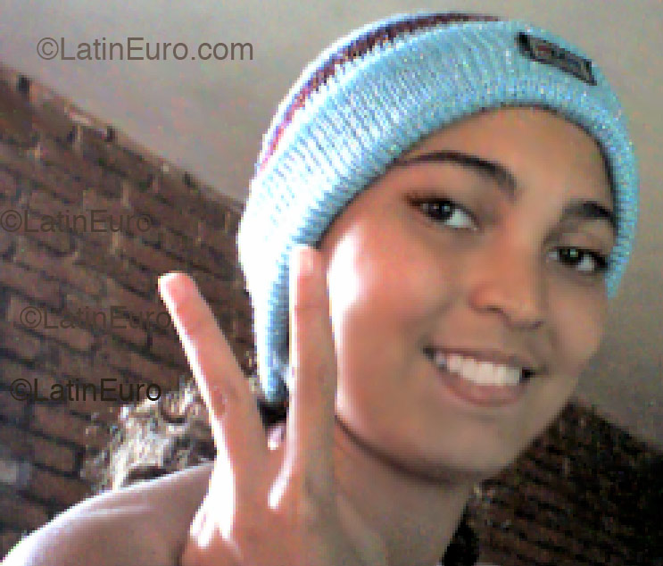 Date this stunning Brazil girl Samanta from Sete Lagoas B1704