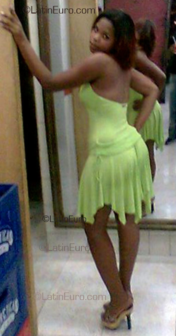 Date this pretty Brazil girl Amanda from Duque de Caxias B1750