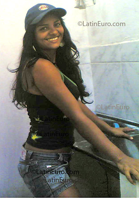 Date this gorgeous Brazil girl Rosicleide from Maceio B1766