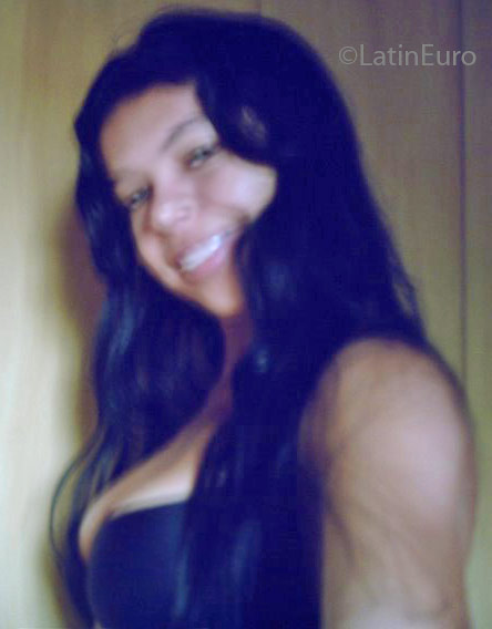 Date this beautiful Brazil girl Elaine from Porto Velho B1815