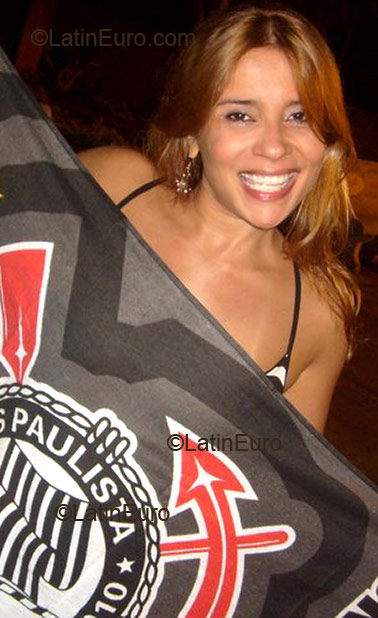 Date this georgeous Brazil girl Luziana from Goiania  B1840