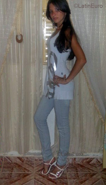 Date this hot Brazil girl Silmara from Engenheiro Caldas B1874