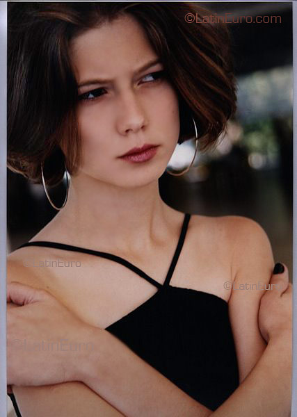 Date this foxy Brazil girl Marielle from Bebedouro B1883