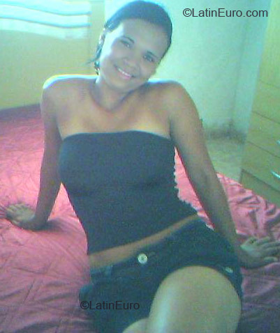 Date this athletic Brazil girl Jackueline from  B1901