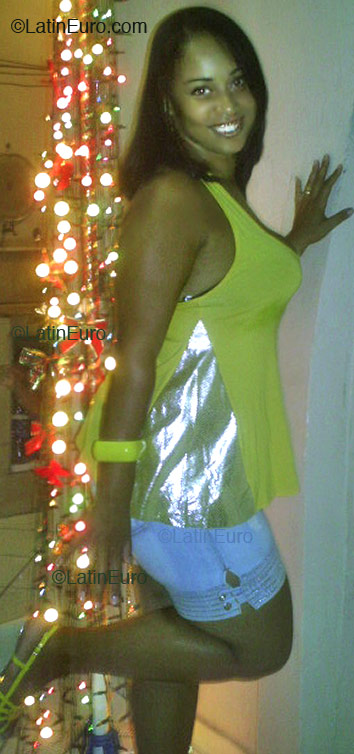 Date this beautiful Brazil girl Danielli from Rio de Janeiro B2148