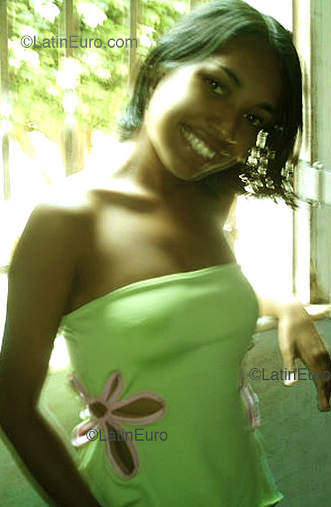 Date this happy Brazil girl Ana from Sao Luis B2170