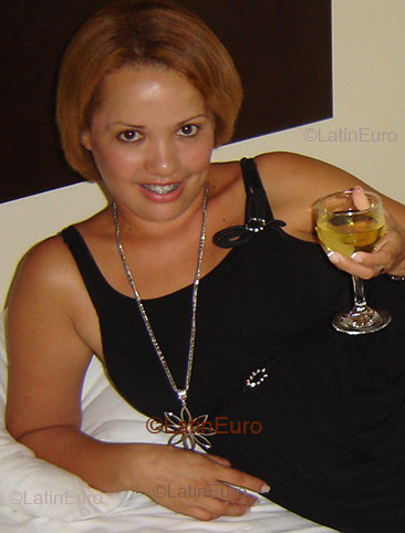 Date this georgeous Brazil girl Cleanne from Sao Luis B2191