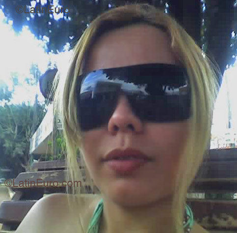 Date this gorgeous Brazil girl Kelly from  B2200