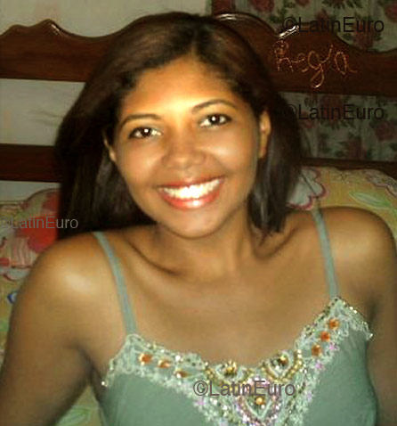 Date this fun Brazil girl Charlene from COQUEIRO B2276