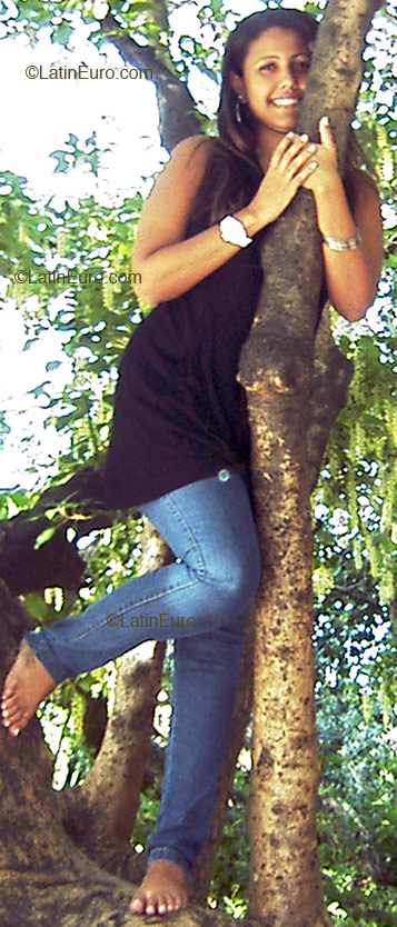 Date this gorgeous Brazil girl Helena from CAMPO GRANDE B2281
