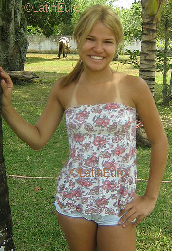 Date this stunning Brazil girl Patricia from RIO DE JANEIRO B2301