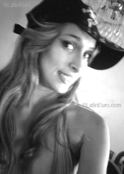 Date this foxy Brazil girl Davidhia from RECIFE B2448