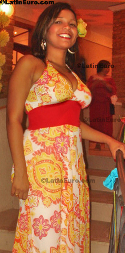 Date this nice looking Brazil girl Bruna from Natal B246