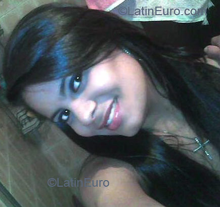 Date this sensual Brazil girl Thaise from BARREIRAS B2556