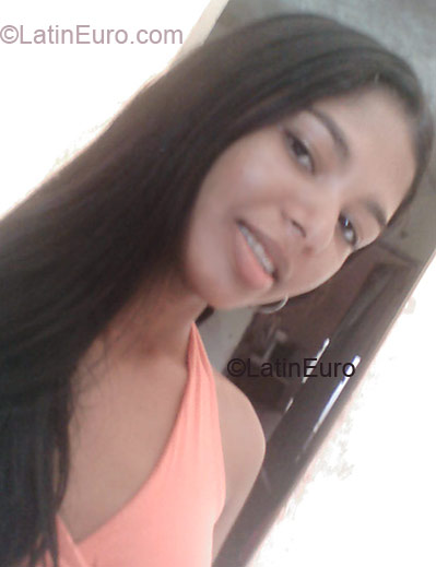 Date this athletic Brazil girl Tayslane- from BACABAL B2582