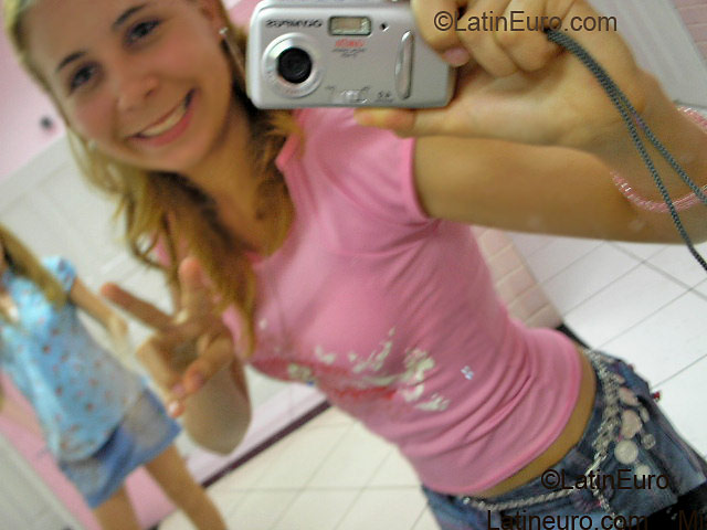 Date this good-looking Brazil girl Lidinay from MANAUS B2605