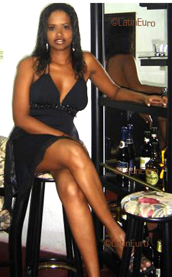 Date this pretty Brazil girl Ildecarmem from HORIZONTE B2639